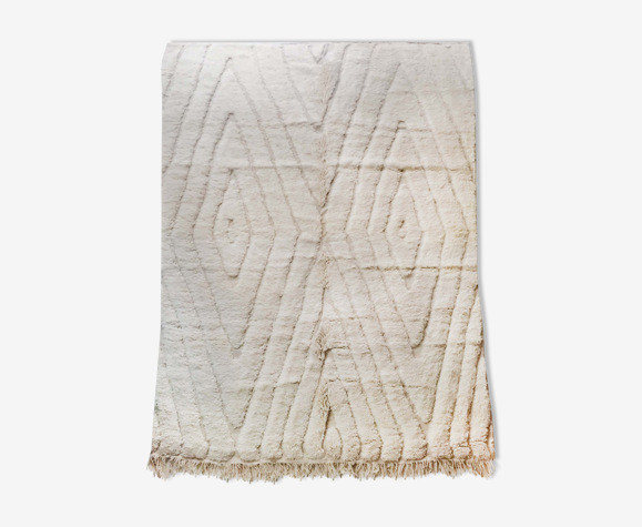 Tapis berbère marocain Beni Ouarain écru uni à losanges gravés 297x201cm