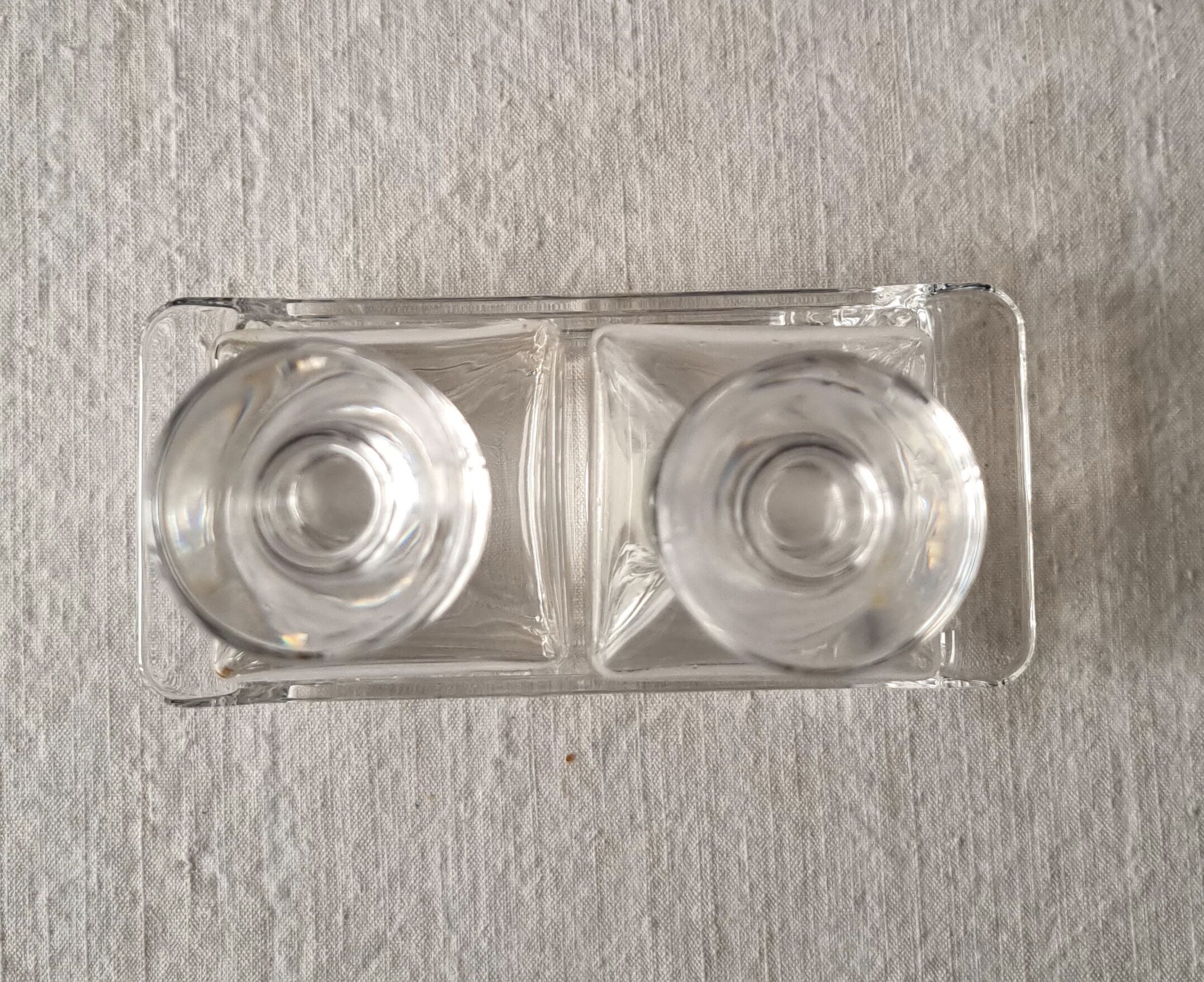 Servant with vinegar and oil