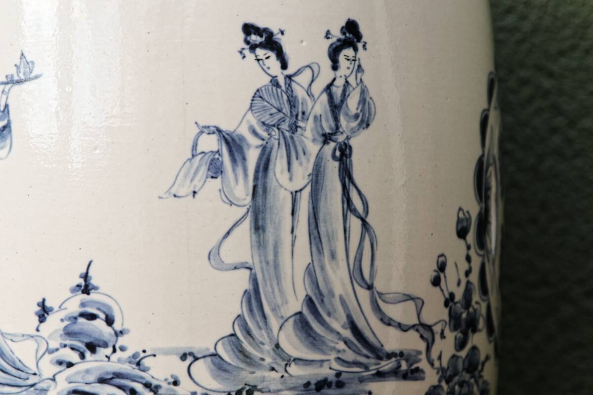 Chinese ceramic stool