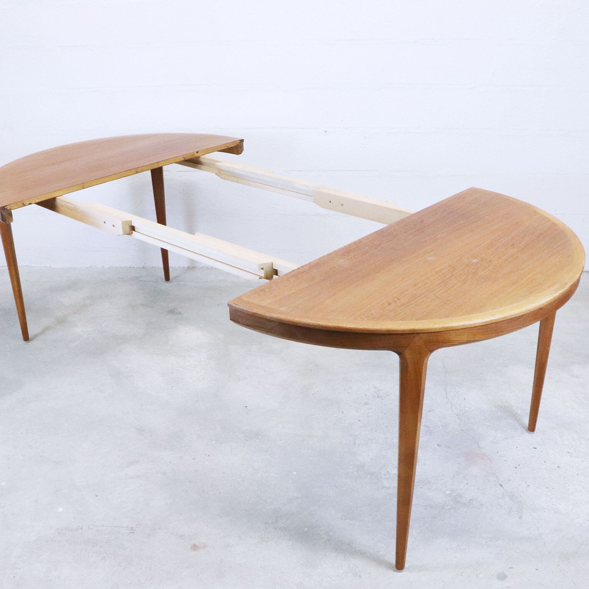 Walnut dining table, Bodafors, 1960
