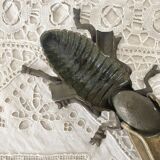 2 cendriers insectes mouches en métal années 50-60