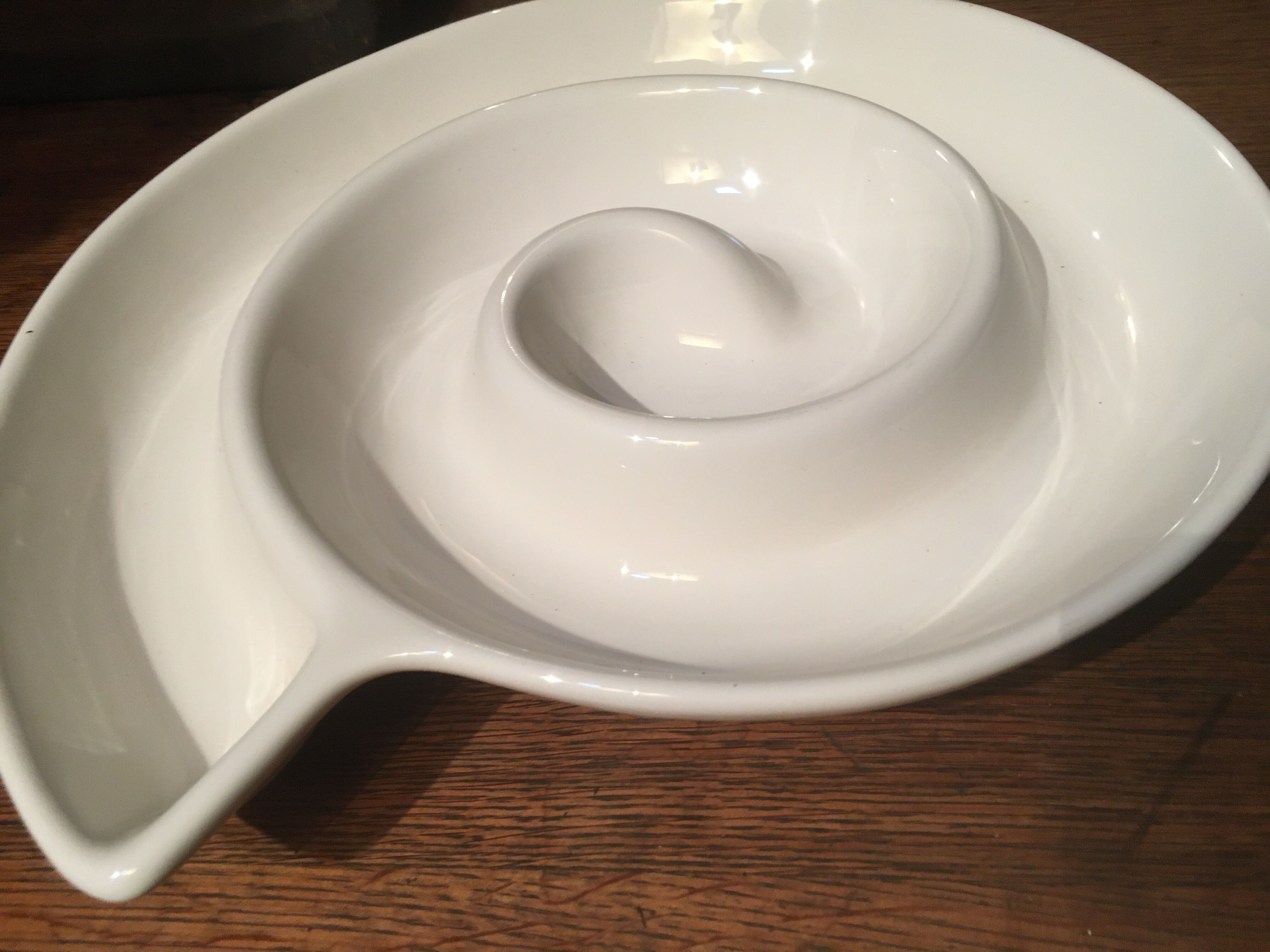 Ceramic dish snail shape