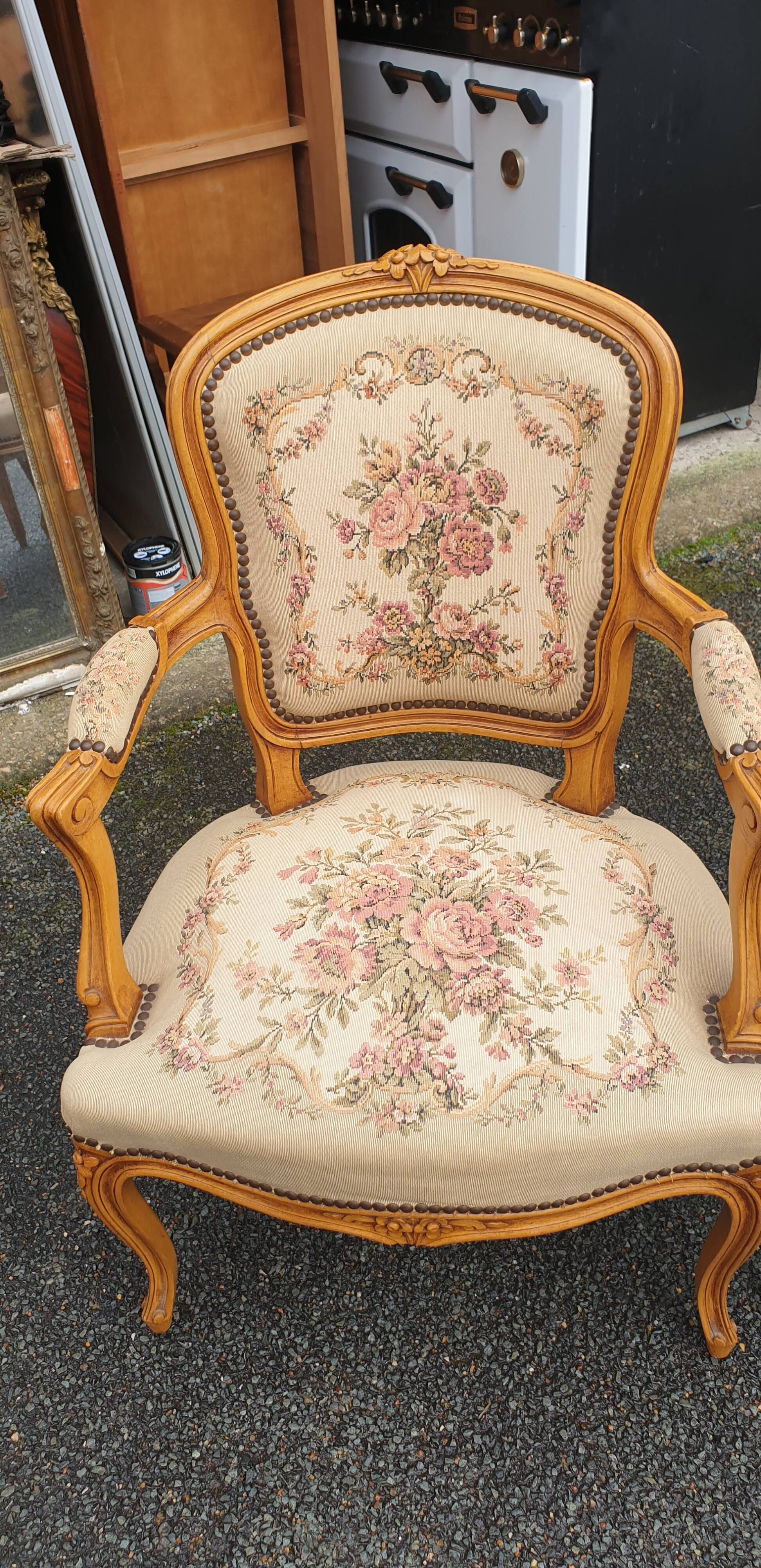 Paire de fauteuils cabriolet Louis xv
