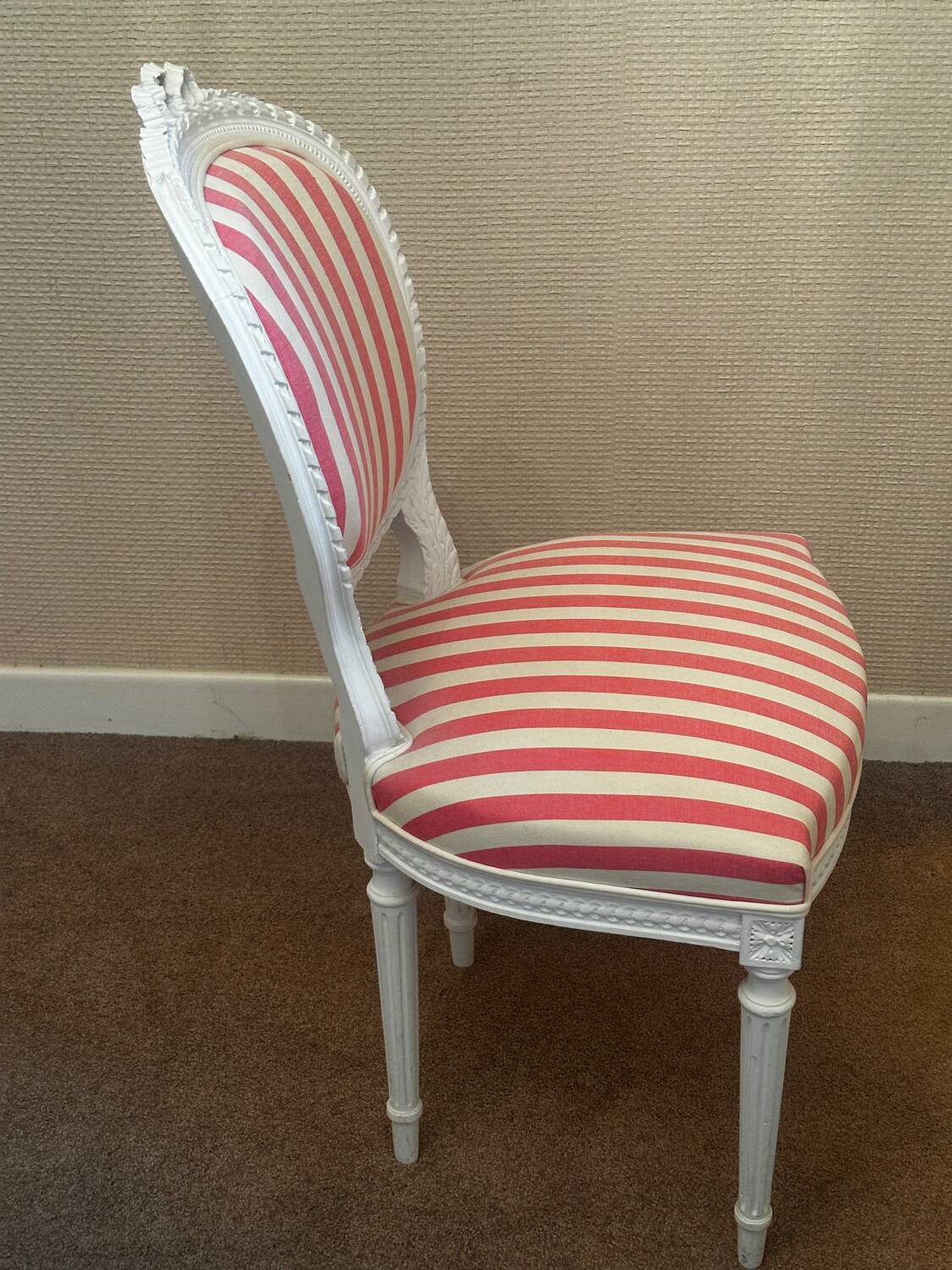 Ensemble canapé et chaise style Louis XVI