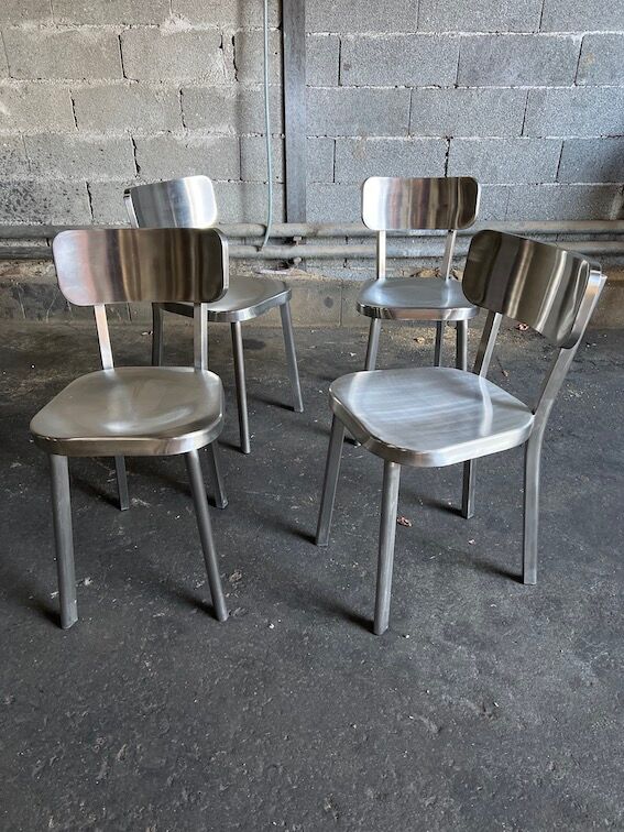 Lot de 4 chaises en acier brossé