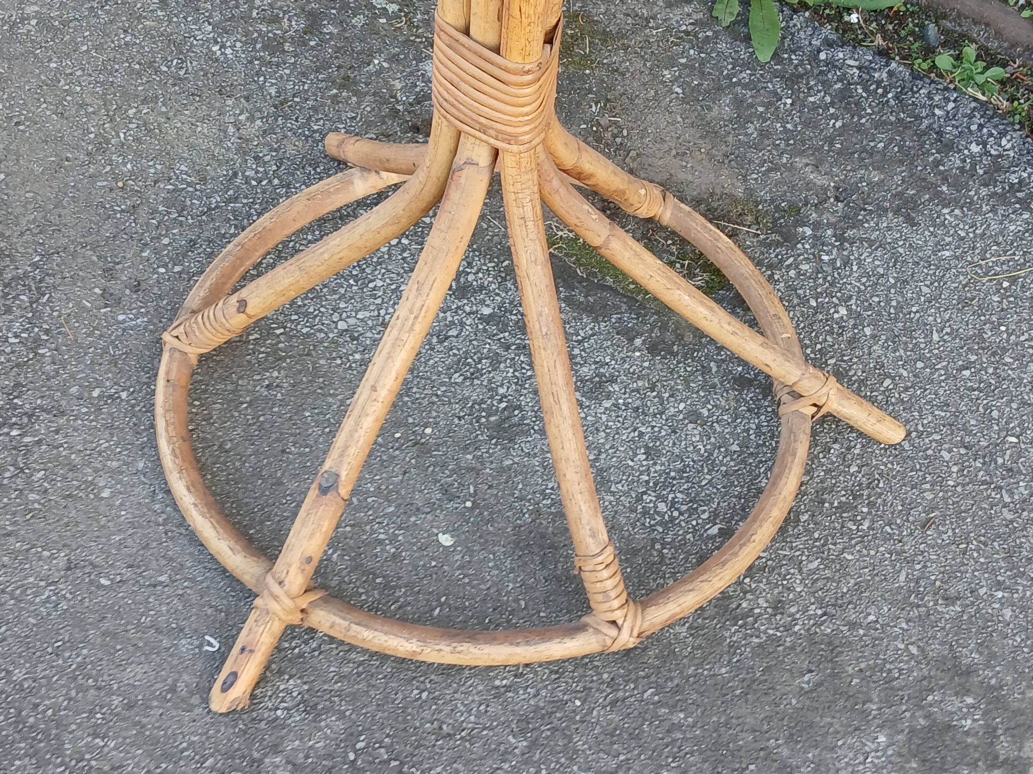 Coat rack parrot in rattan and bamboo