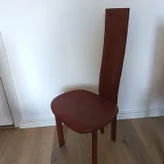 4 chairs model 1Alice by Giorgio Cattelan
