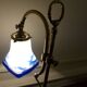 Lampe de bureau ou salon en laiton poli  XXème siècle pâte de verre signé LOTI Nancy