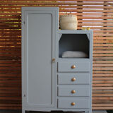 Asymmetrical wardrobe