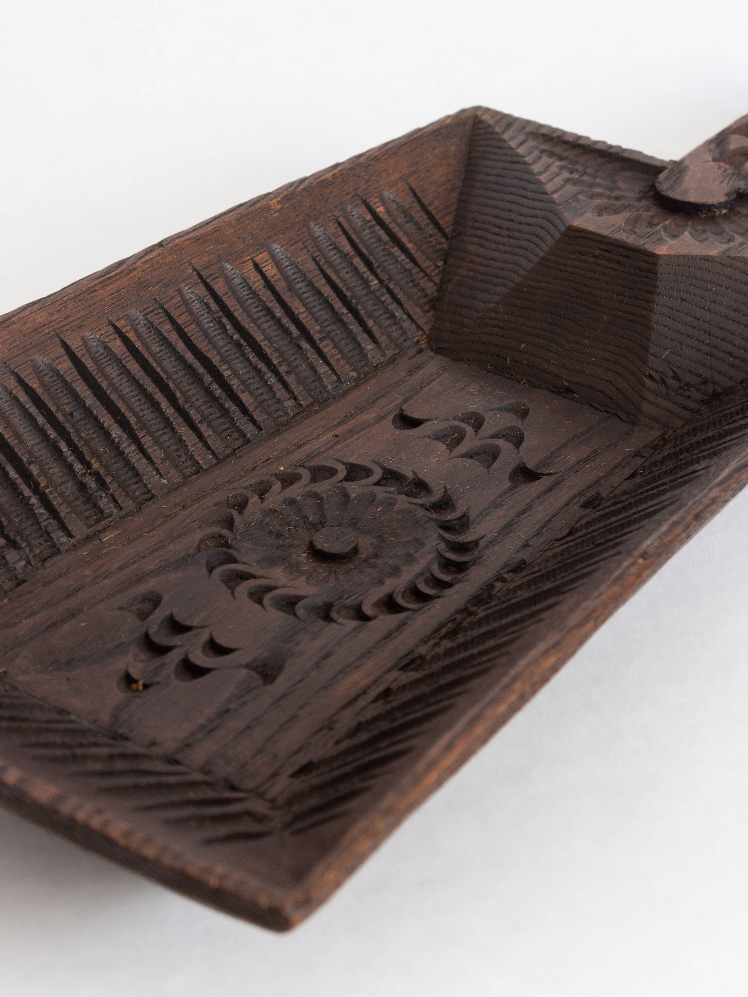 Grain shovel, spice shovel in engraved wood - Folk art