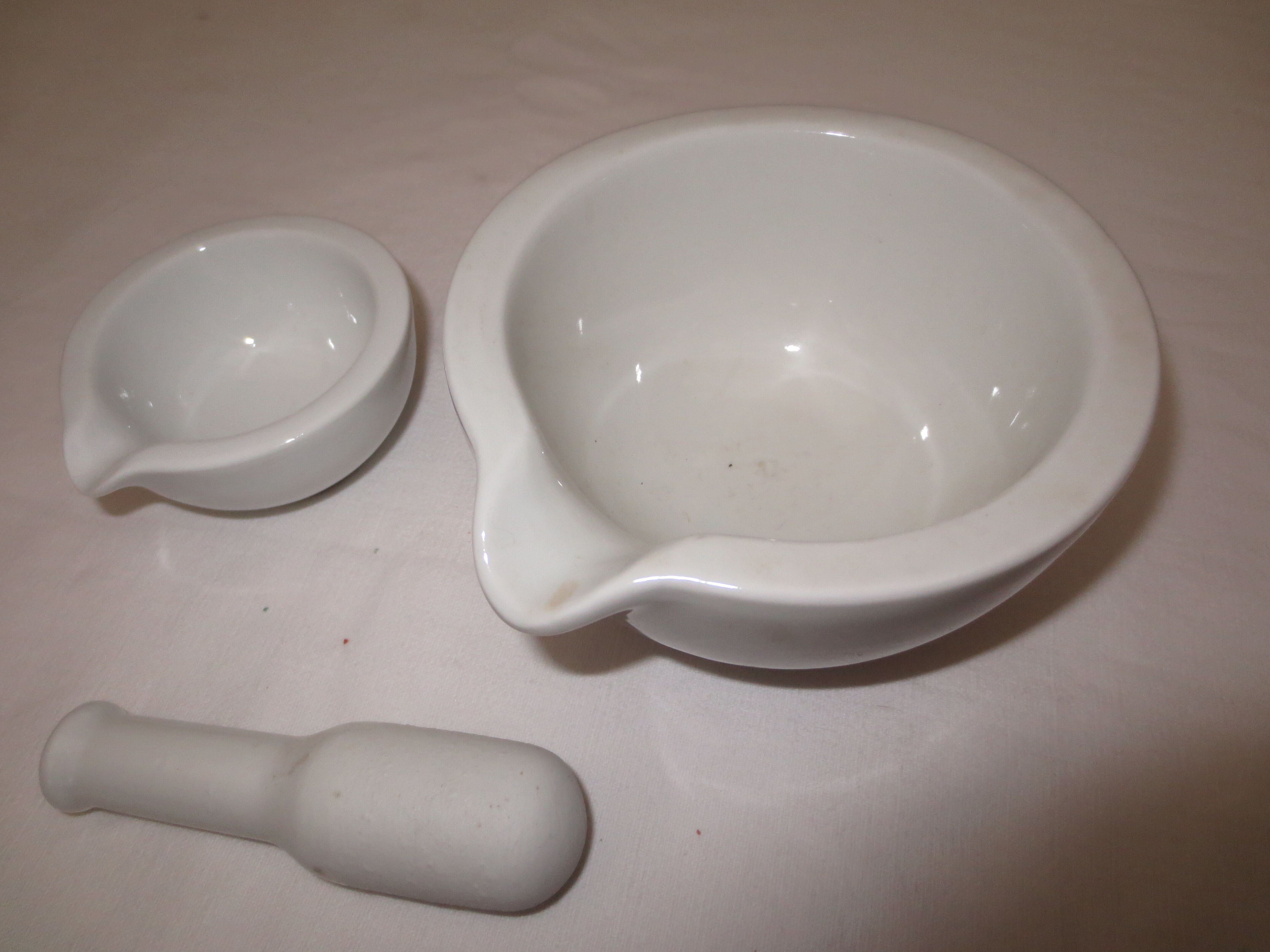 Mortar duo with white porcelain pestle