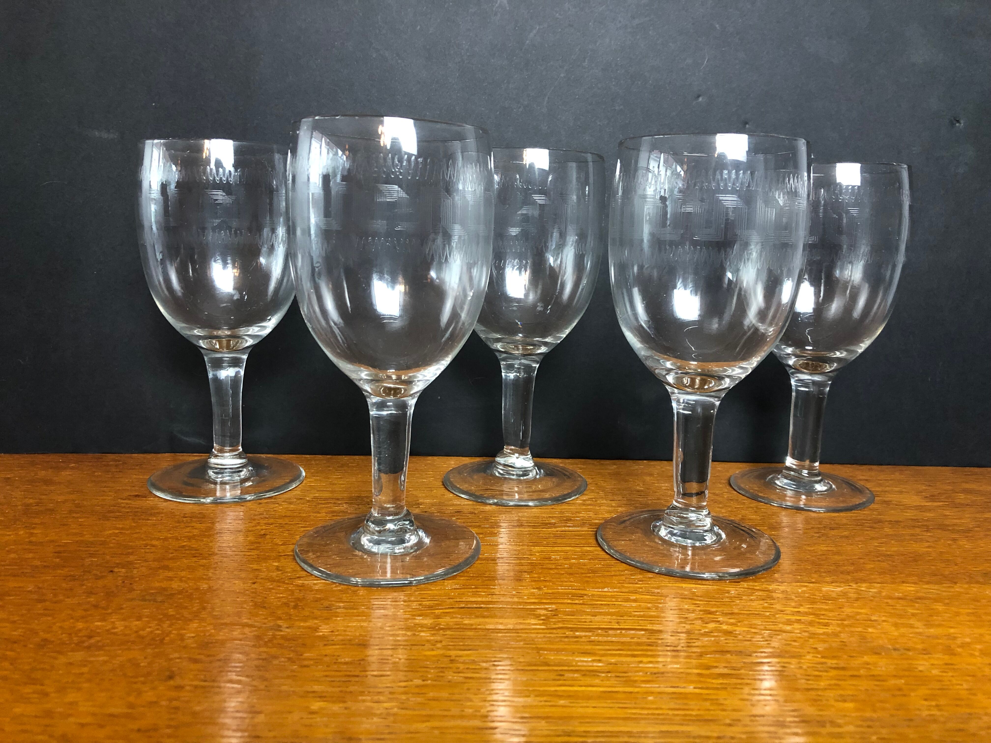 5 crystal wine glasses engraved decoration