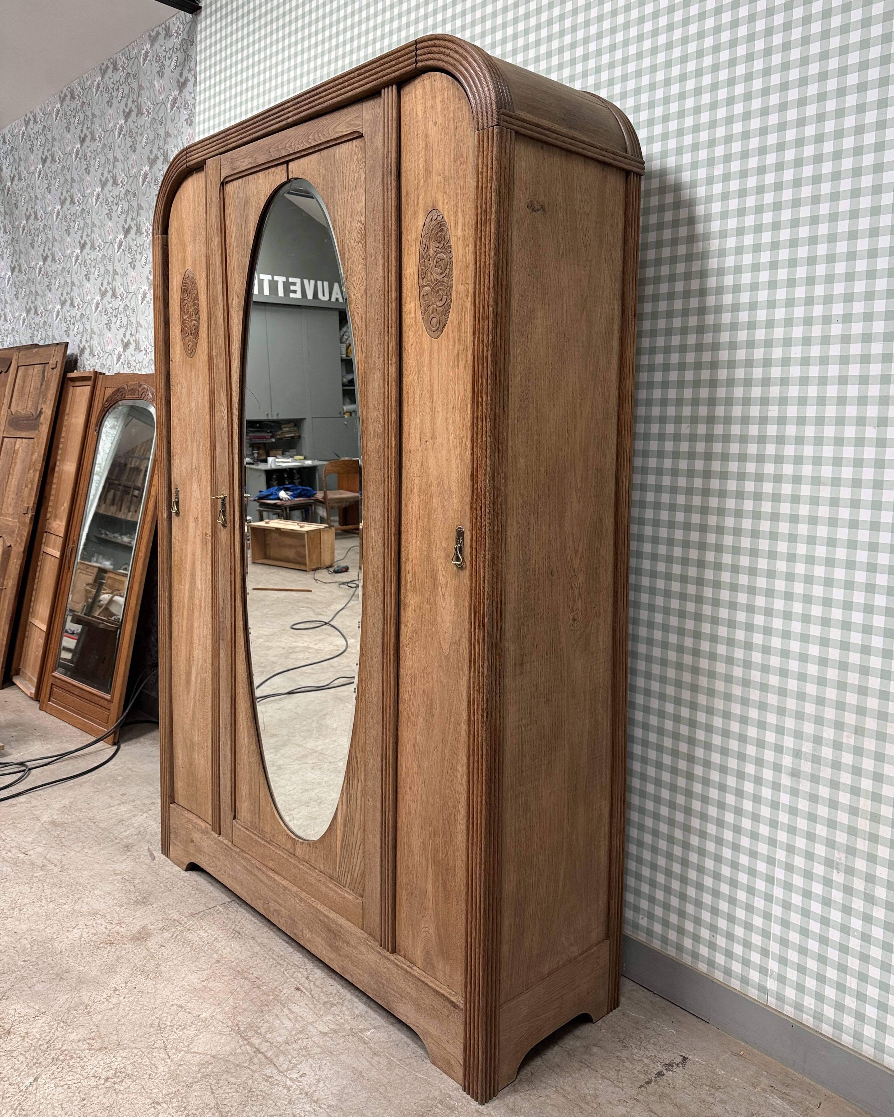 Art Deco oak wardrobe (renovated)