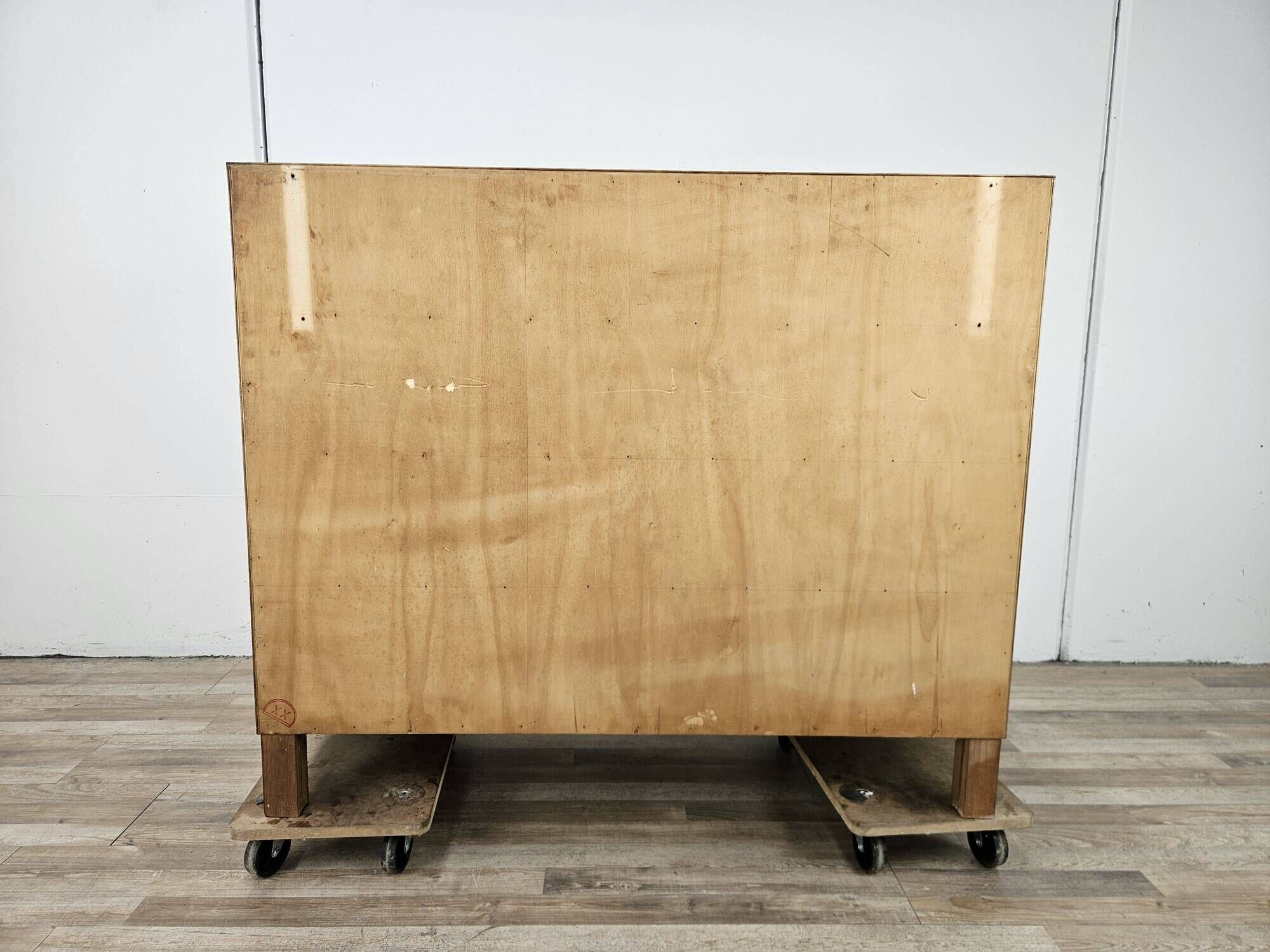 Commode en noyer Art Déco des années 1940 – 5 tiroirs