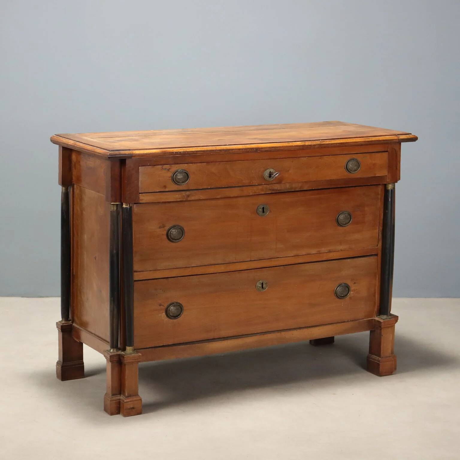 Commode Napoléon III en noyer - Italie fin XIXe siècle