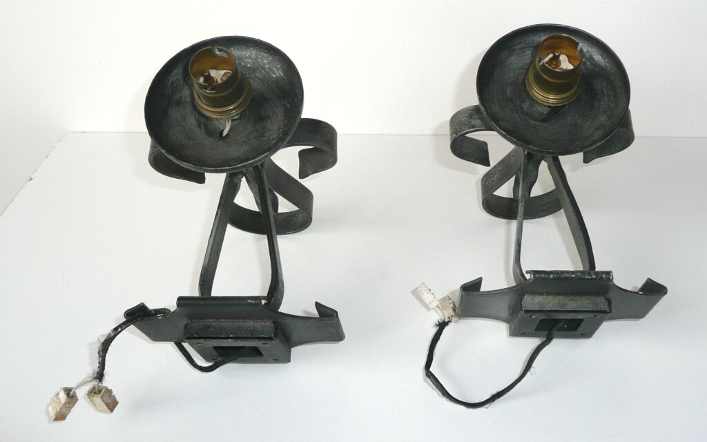 Pair of wall light in wrought iron