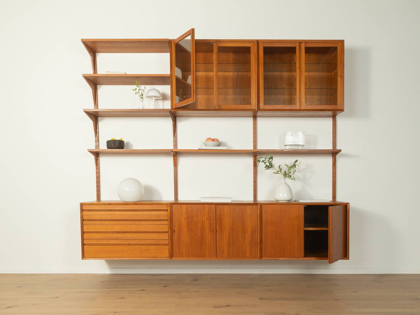 1960s shelving system Poul Cadovius