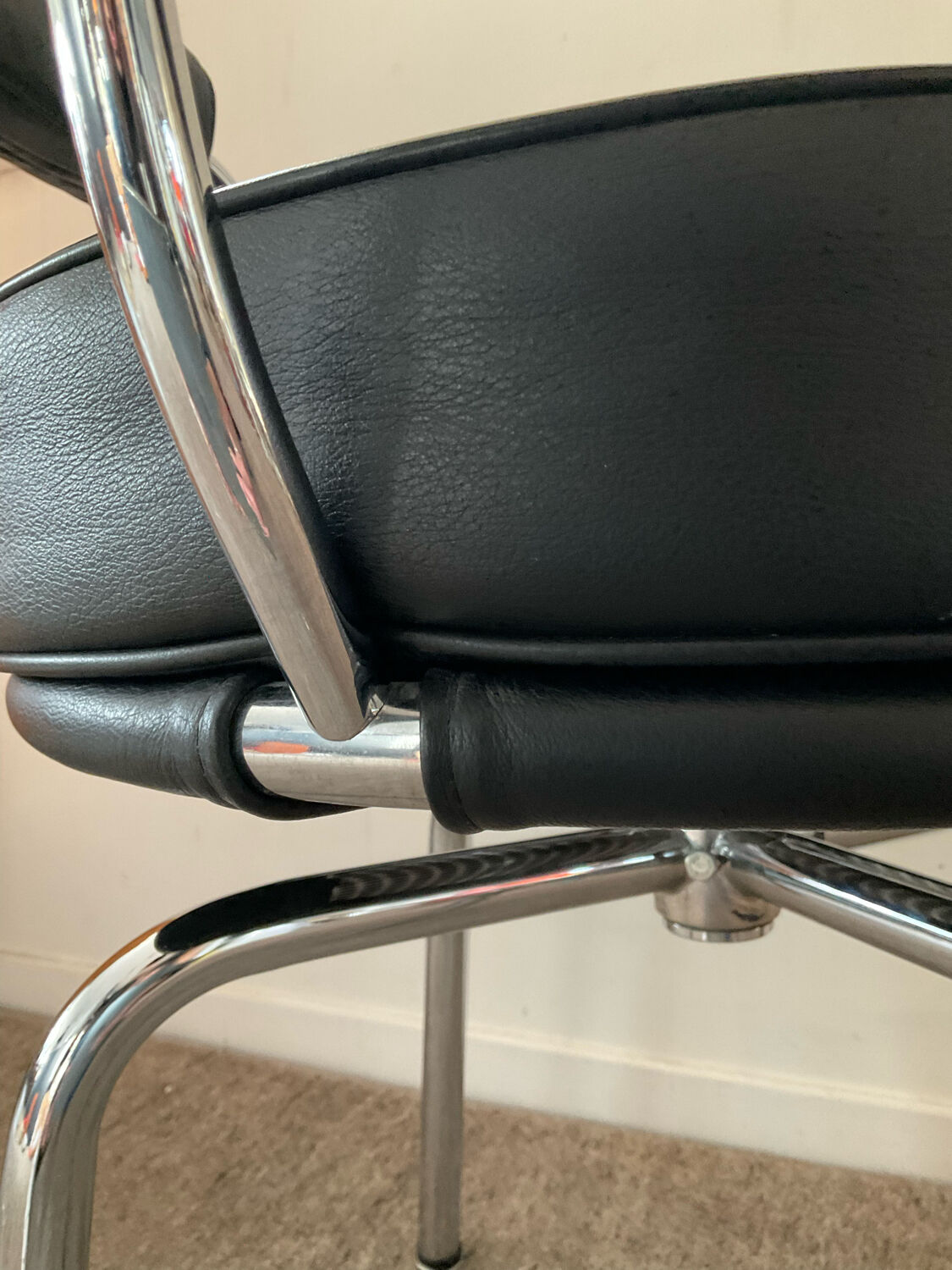 Swivel armchair of the 70