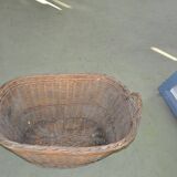 Brown wicker rustic basket - vintage laundry basket from the 1940s, large and oval.