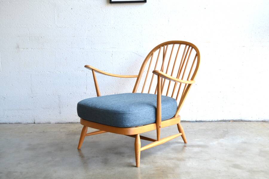Pair of vintage armchairs by Ercol