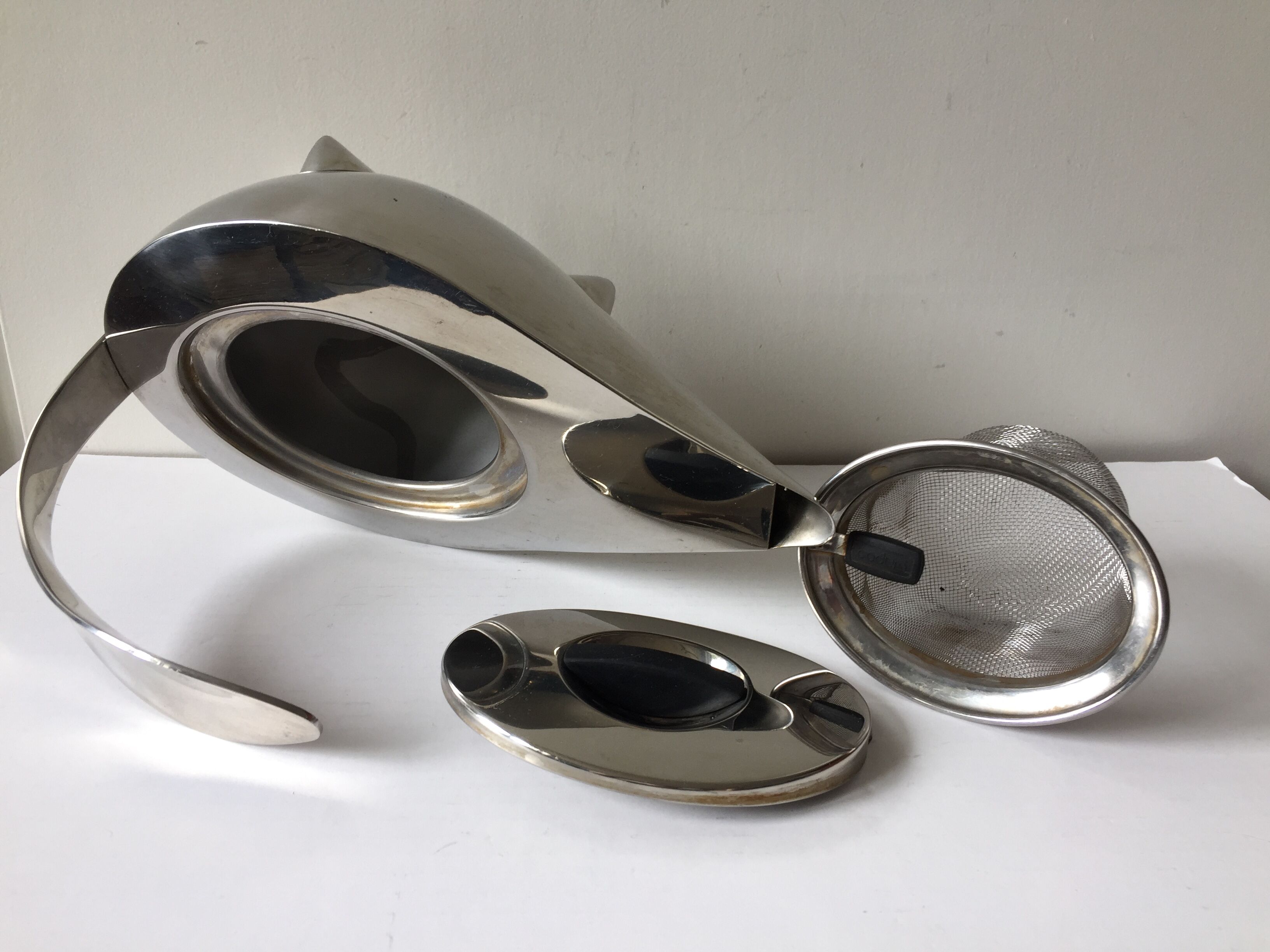 Modernist teapot Danish design 1980's