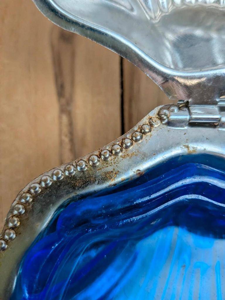 Vintage shell butter dish in silver-plated metal and blue glass – complete