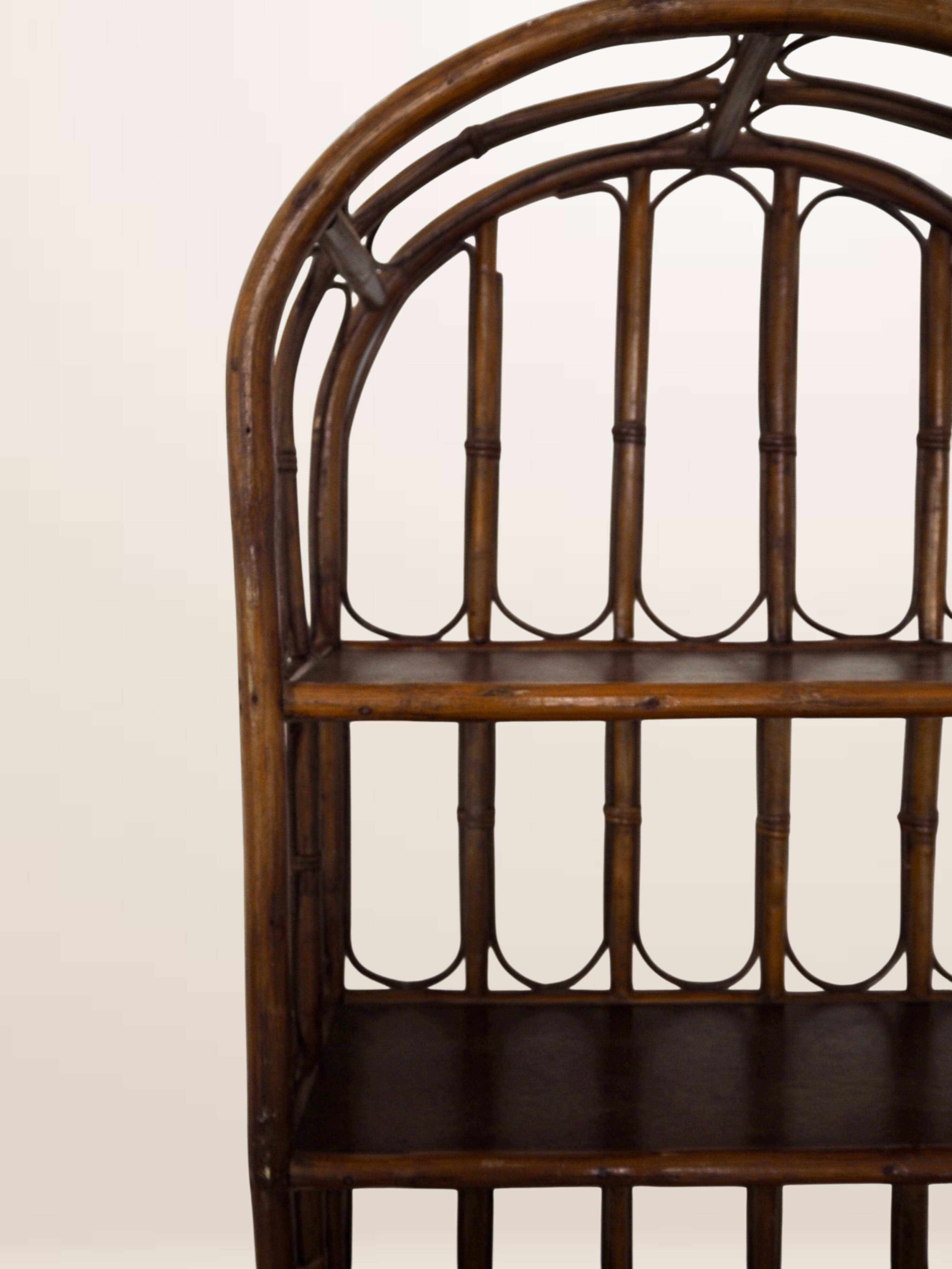 Étagère en rotin cintré — 173 cm