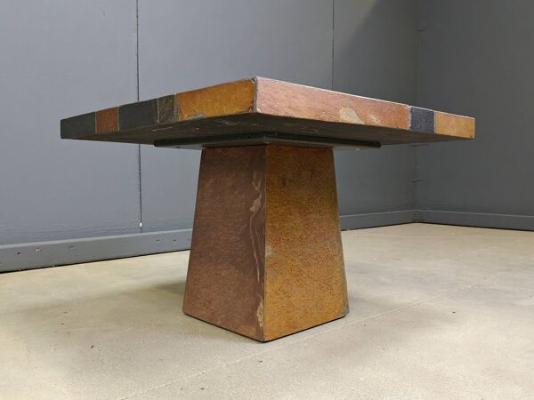Table basse brutaliste en ardoise, années 1980
