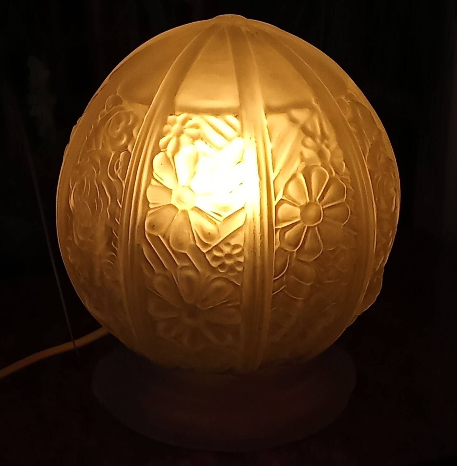 Globe suspension art deco table lamp