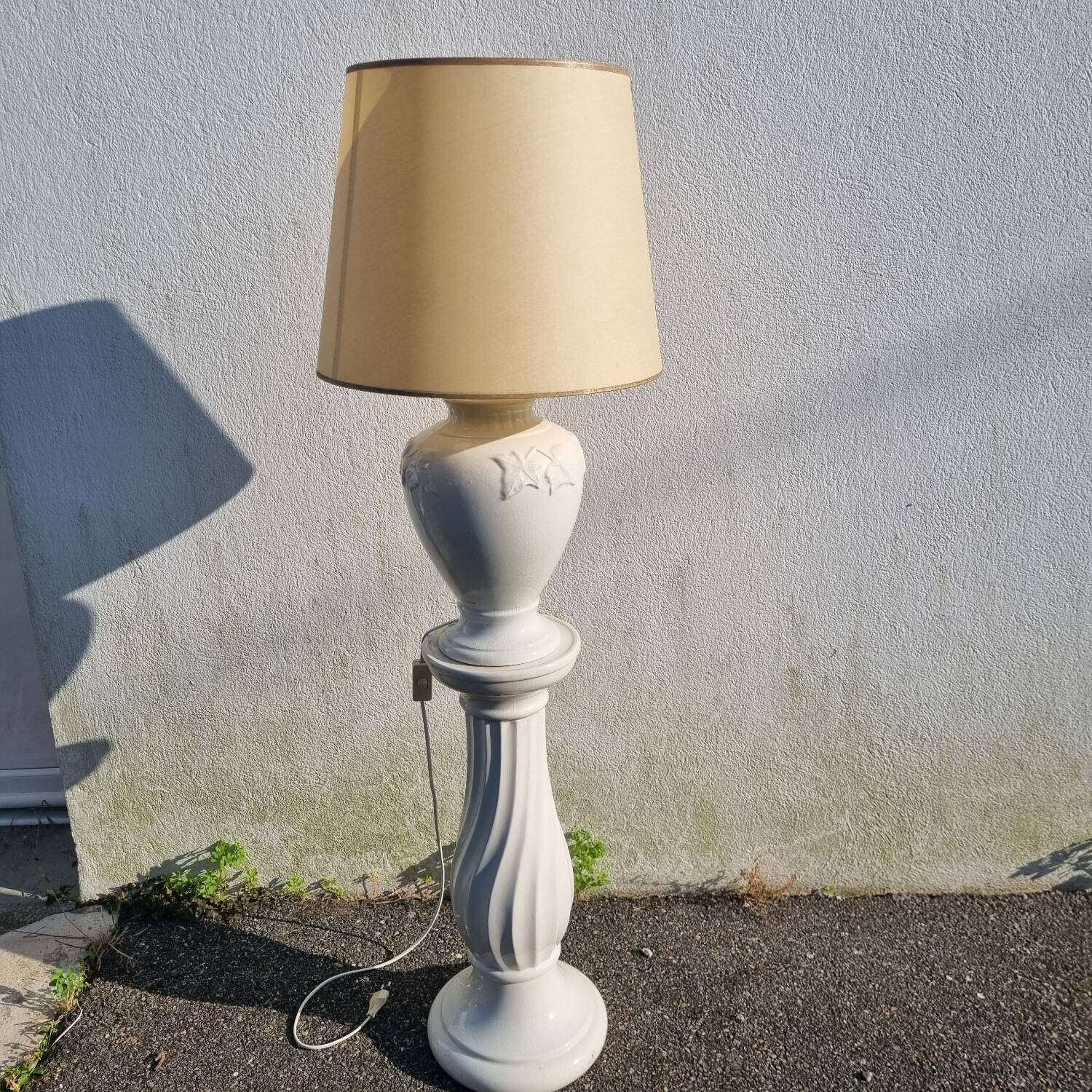 Porcelain lamp from 1970