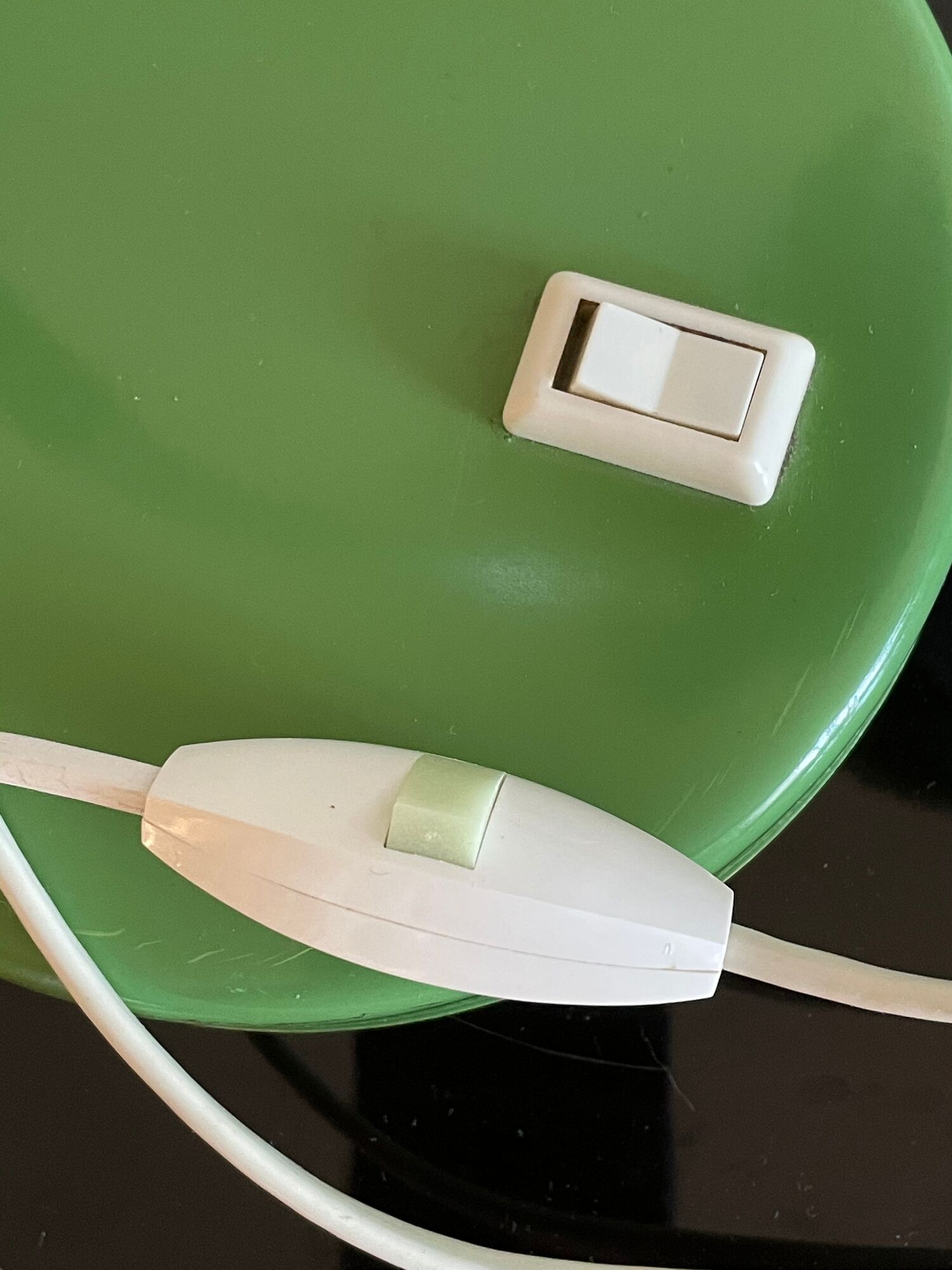 Large vintage desk lamp in articulated pistachio aluminum