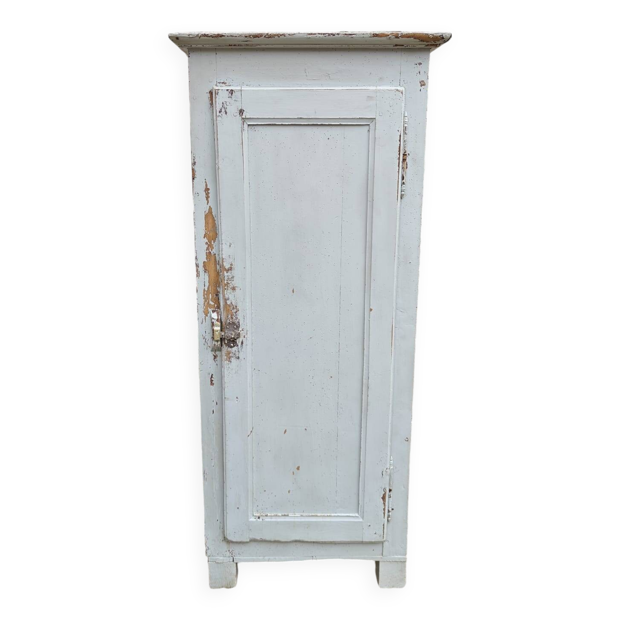 Old patinated bonnet maker