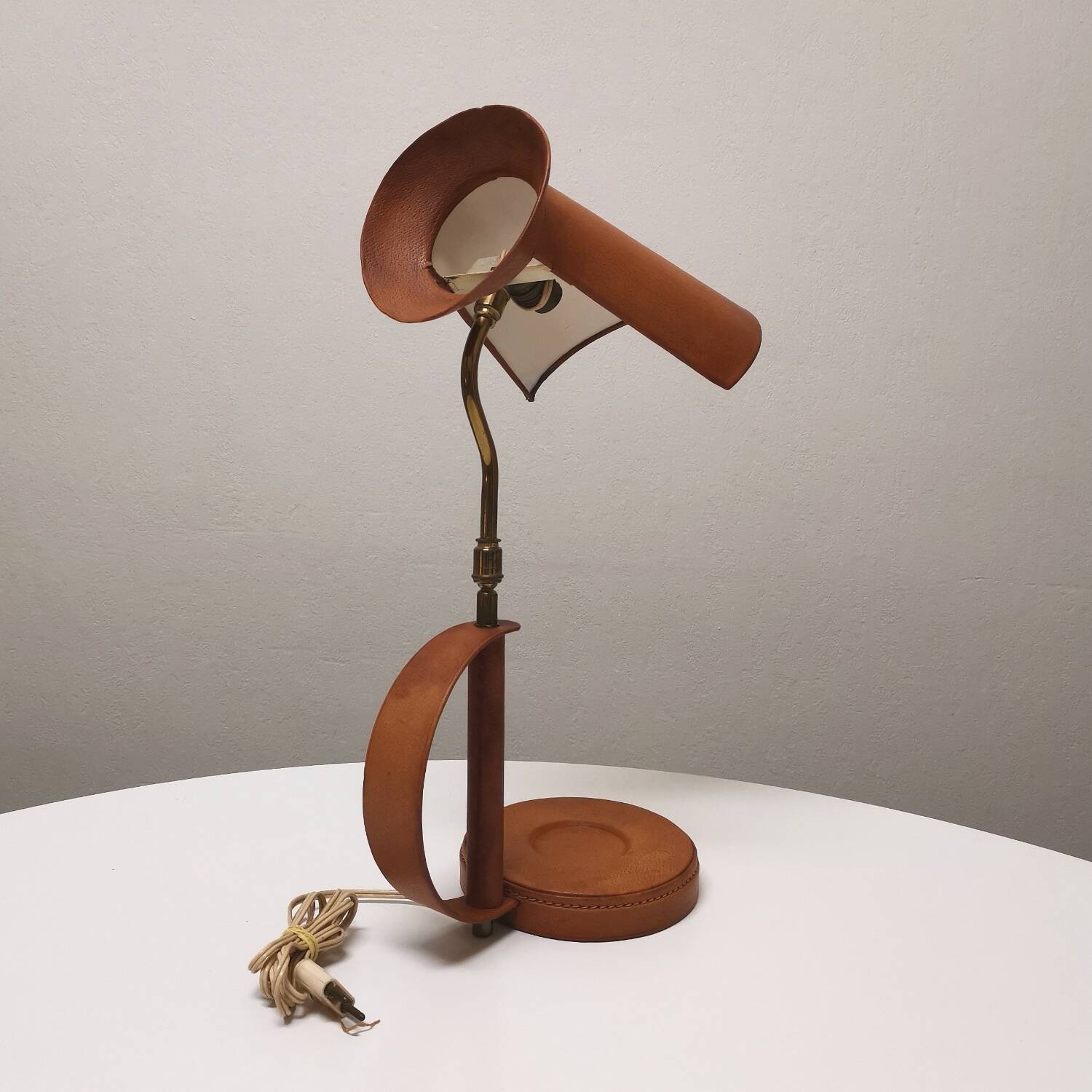 Lampe design diabolo cuir, 1950