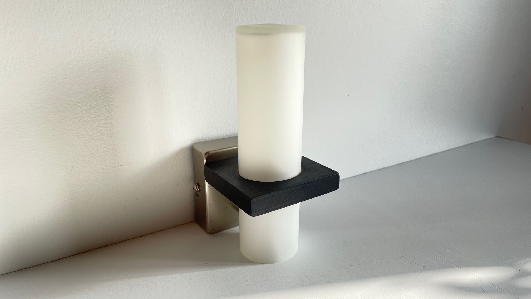 Contemporary wall lamp vintage design