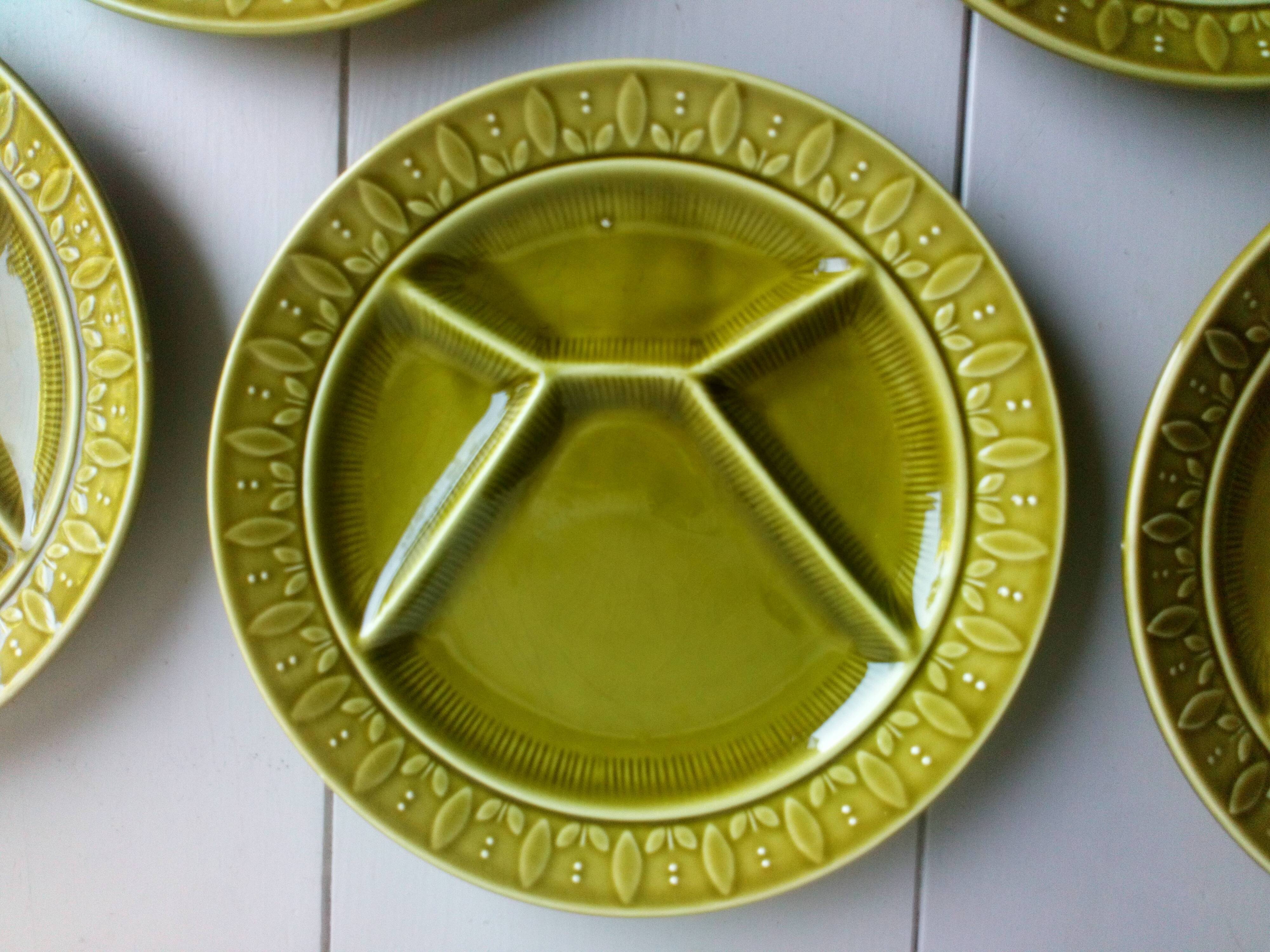 Five plates with scandinavian ceramic hors d'oeuvres