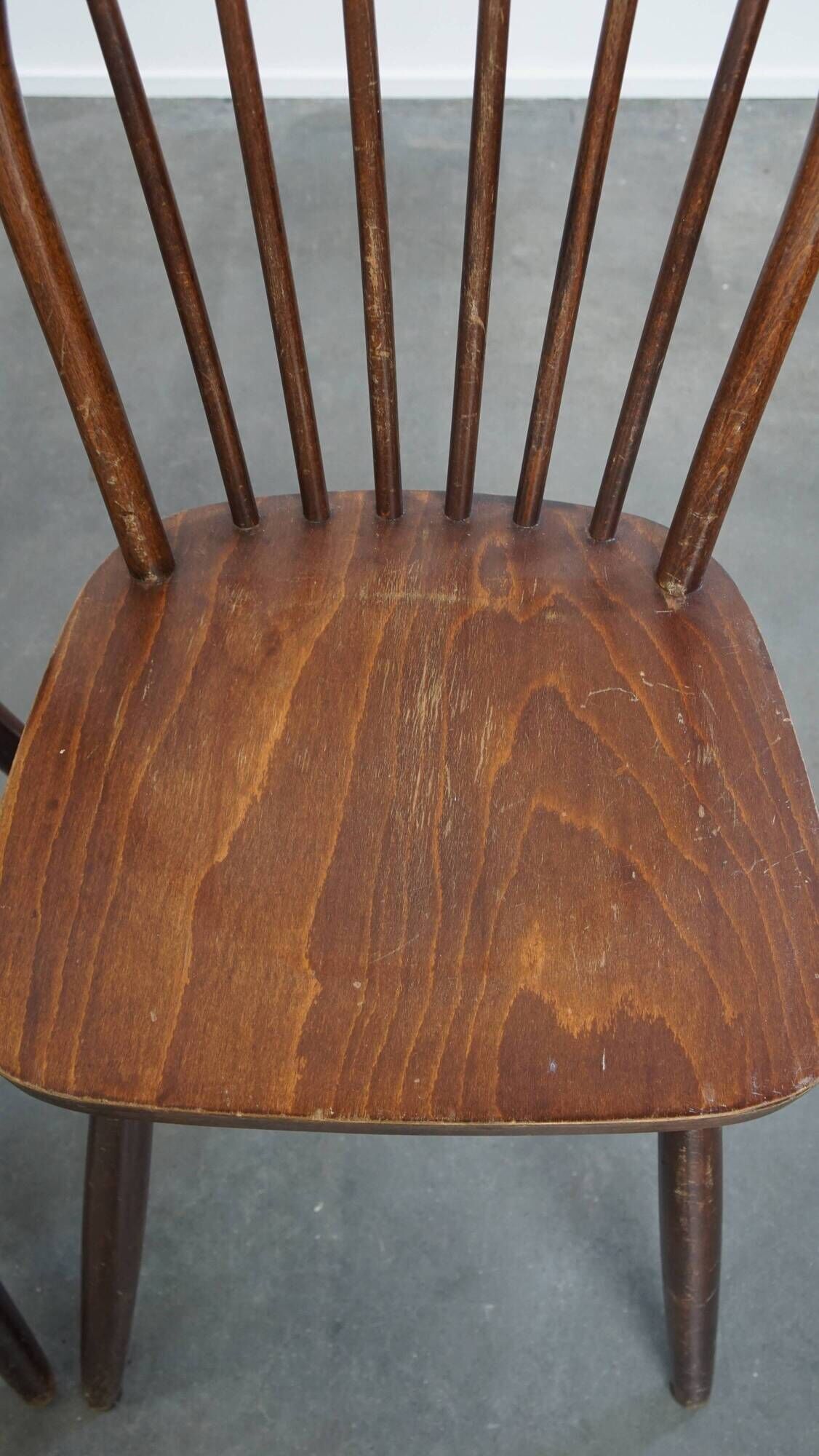 Set of 4 vintage Windsor wooden spindle chairs from the 1970s