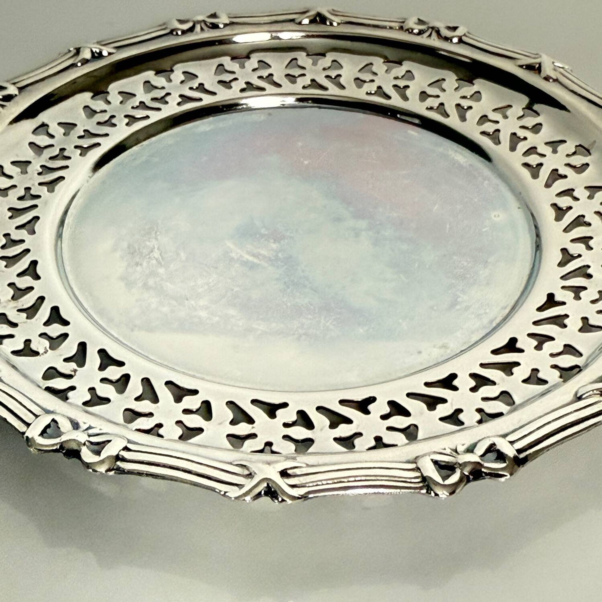 Silver metal ramekin with glass insert, ribbons, bows