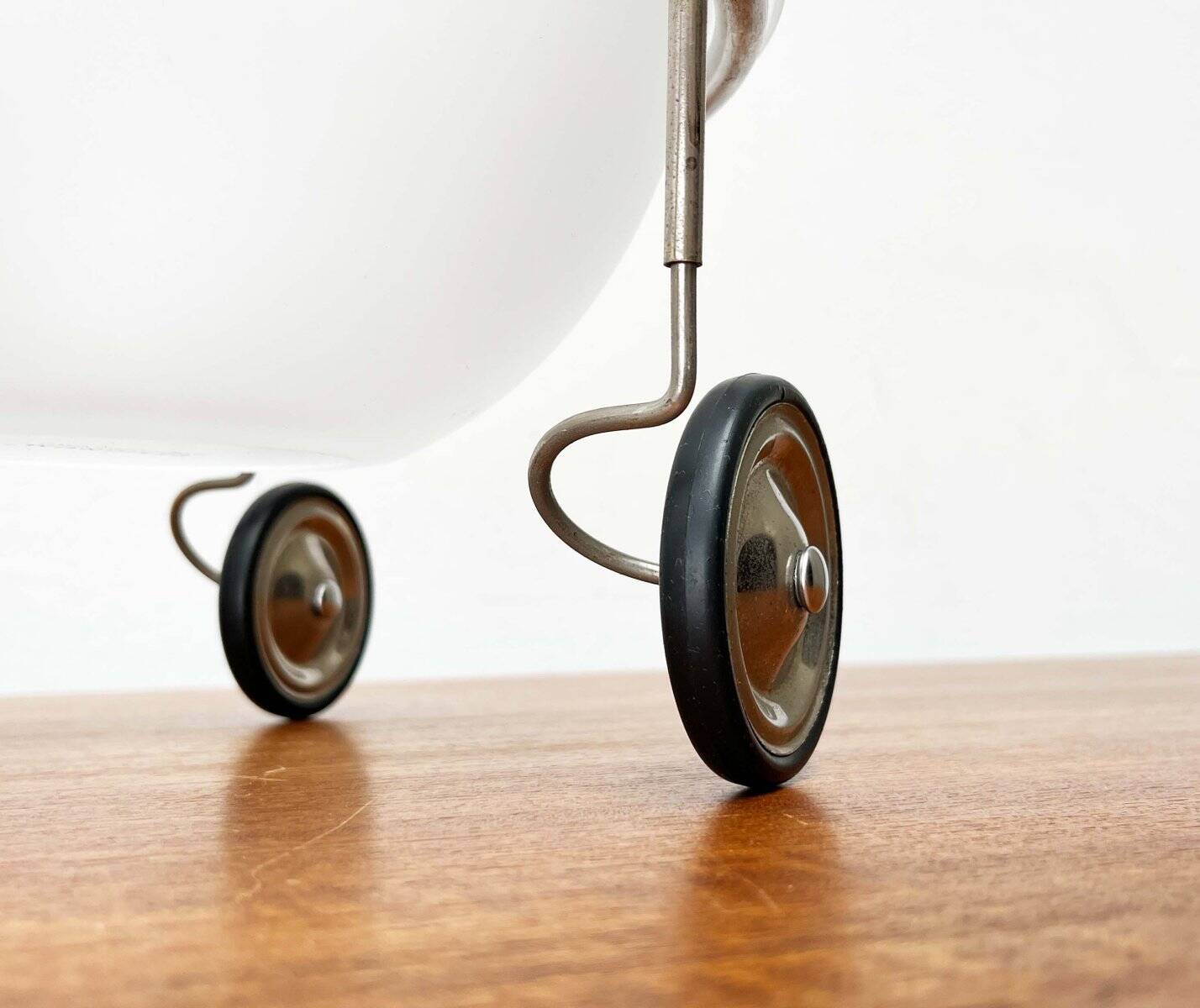 Postmodern Dutch Fruit on Wheels Bowl by Arnout Visser Droog for Designum, 1990s