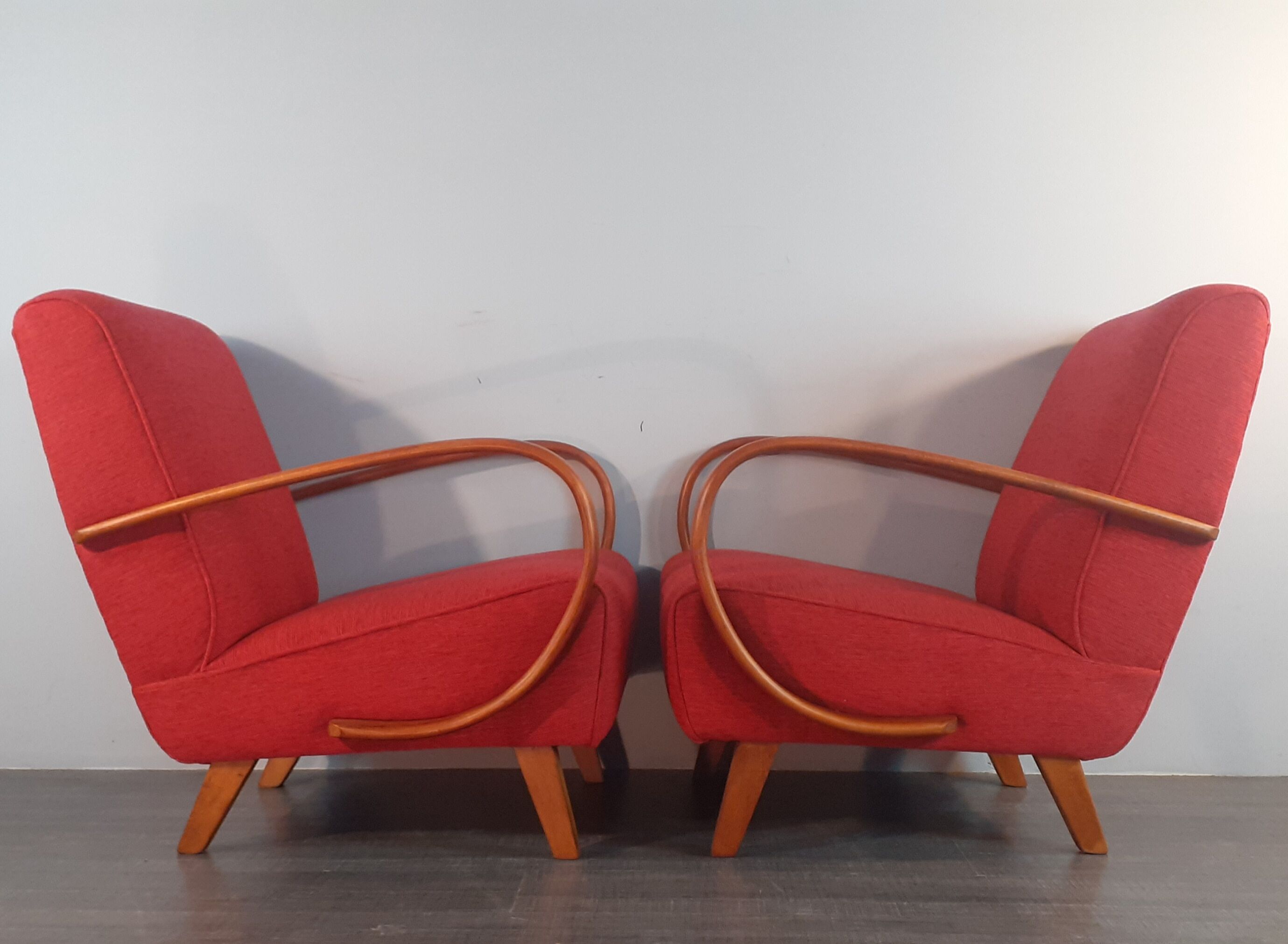 Pair of H262 armchairs by Jindrich Halabala, Czech Art Deco 1940s