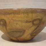 Chamotte clay bowl with bird decoration