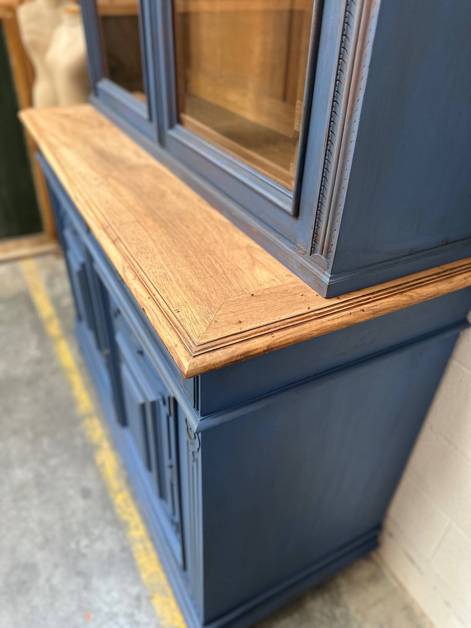 Late 19th century furniture in solid mahogany