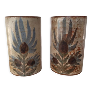 Deux vases rouleaux à