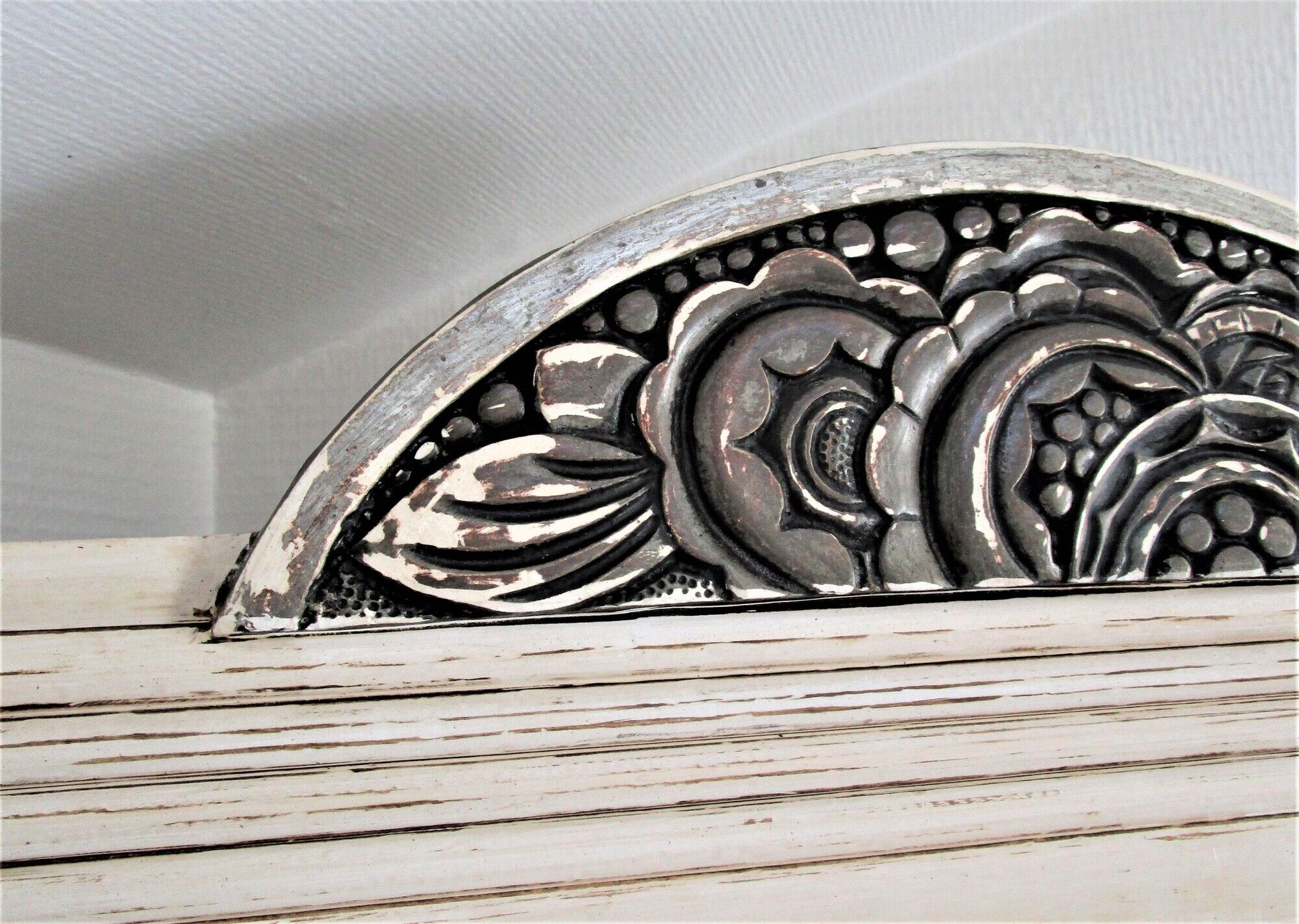 Mirror Art Deco patinated wood and stucco floral patterned Broquart Bordeaux 99 cm x 63 cm