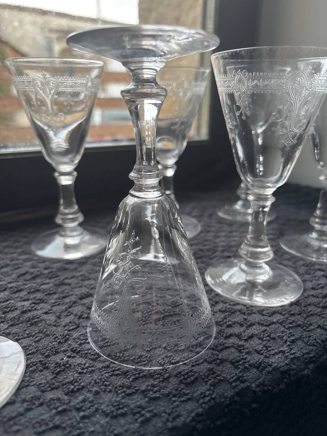 10 wine glasses