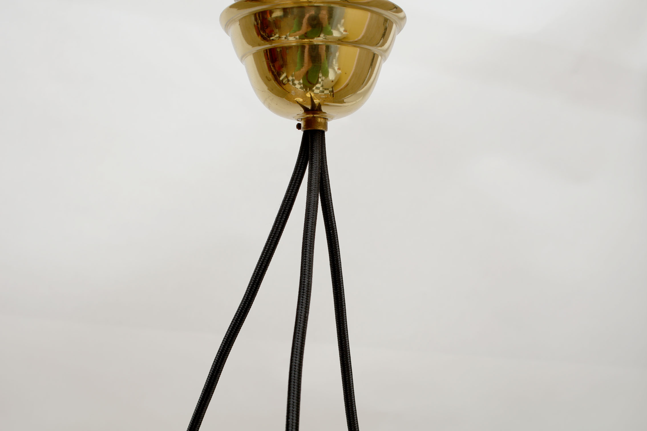 1950s Italian triangle lamp in brass and opalglass