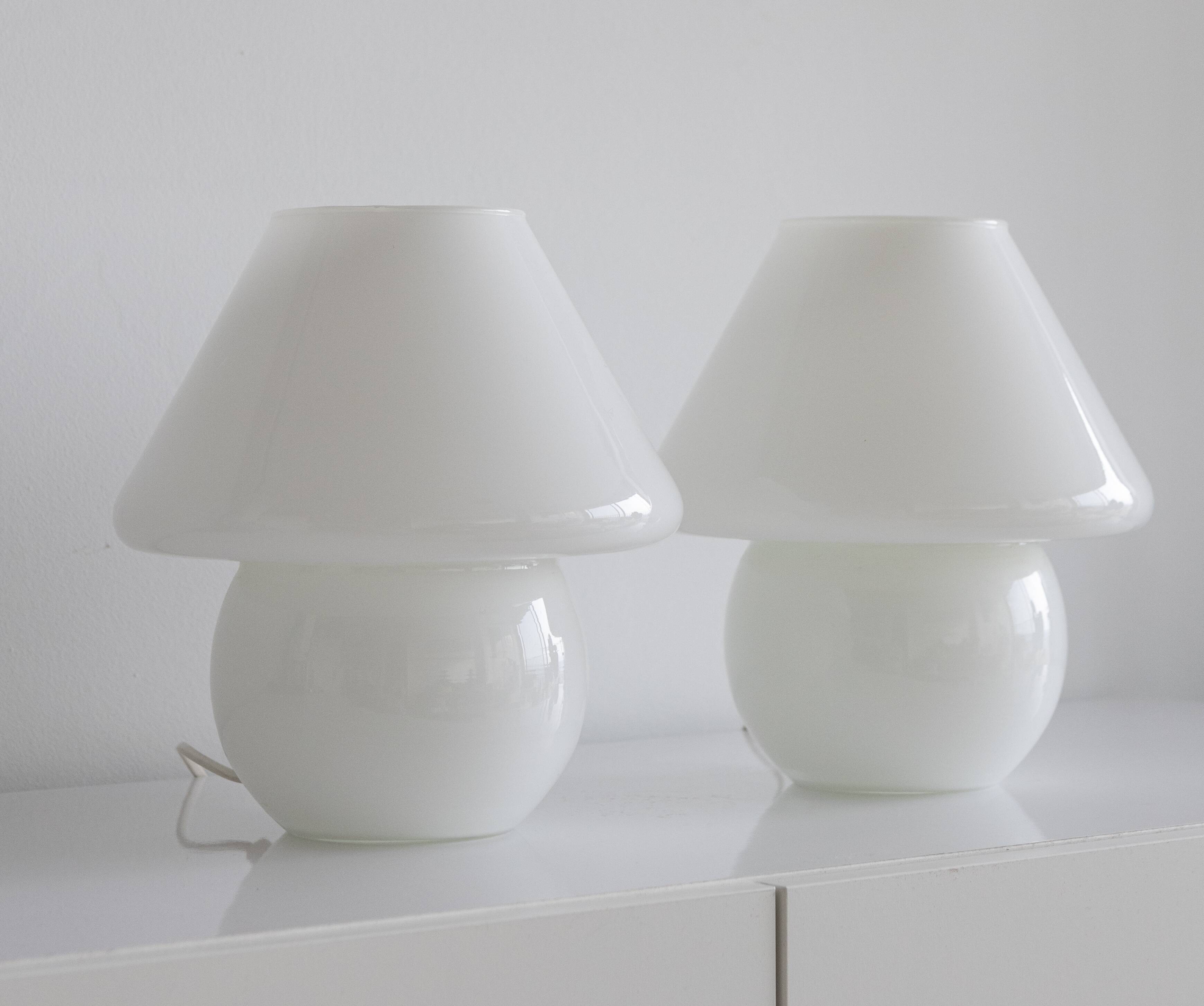 Paire de lampes vintage champignon en verre soufflé