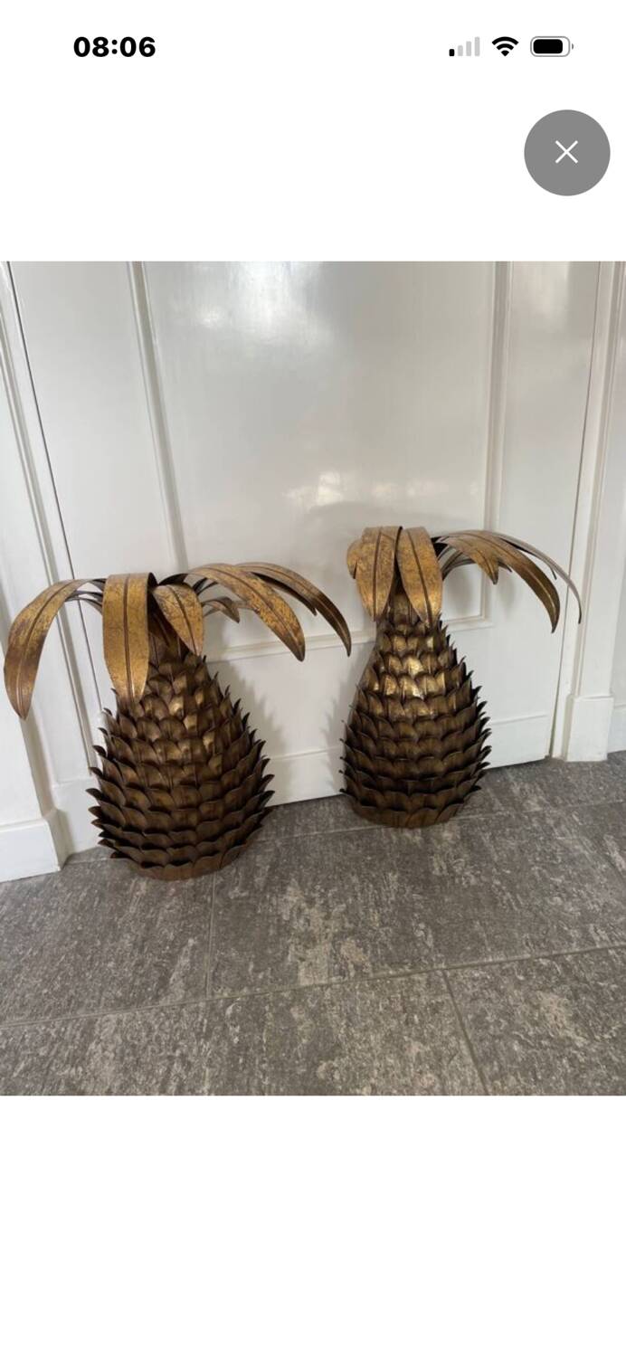Pineapple wall sconces