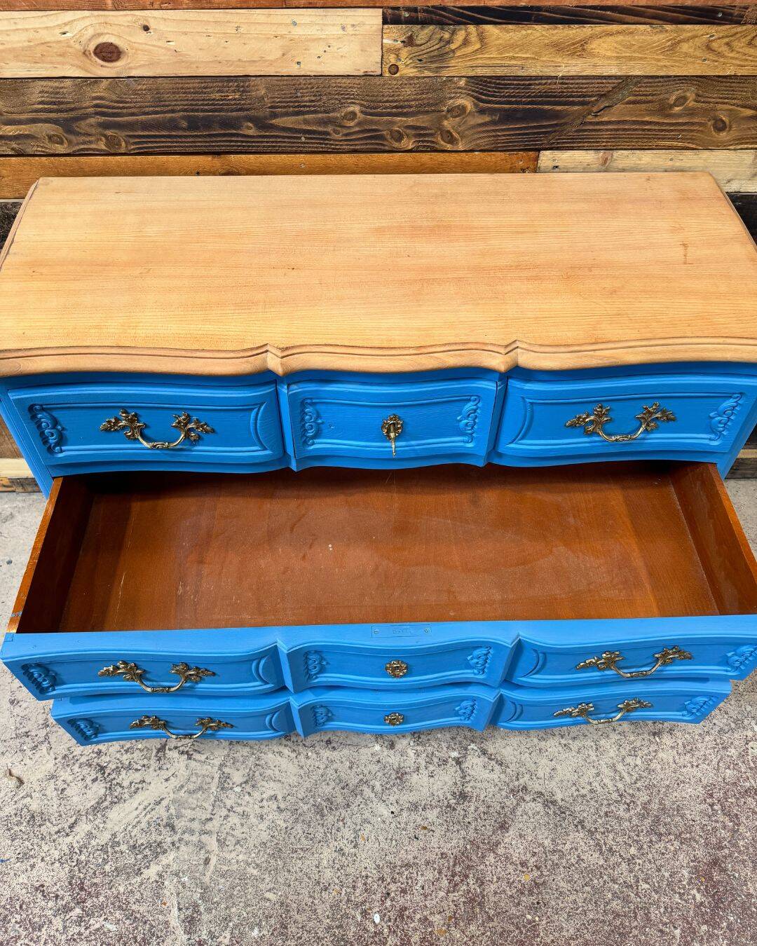 Redesigned crossbow commode