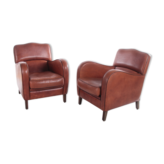 Set of leather armchairs with comfortable seating in sheepskin leather.