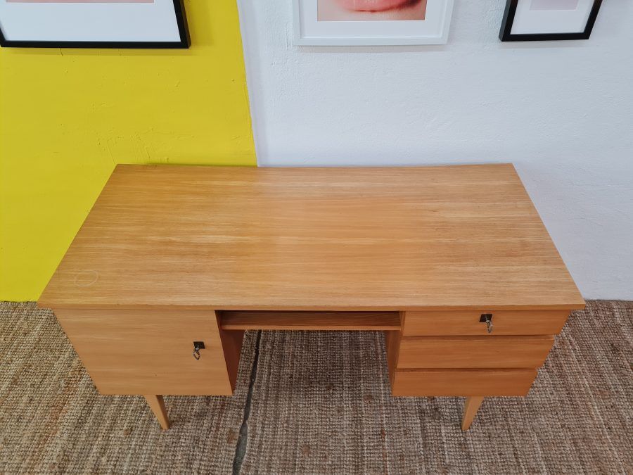Vintage Scandinavian Office – 130 cm